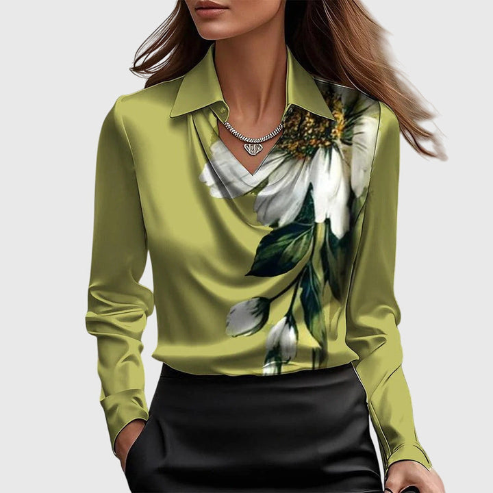 Sylvie Bluse med luksuriøs glans og plissering ved halsen